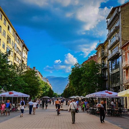 Ferienwohnung 10 Seconds Away From The Main Street, Free Secured Parking Sofia Exterior foto
