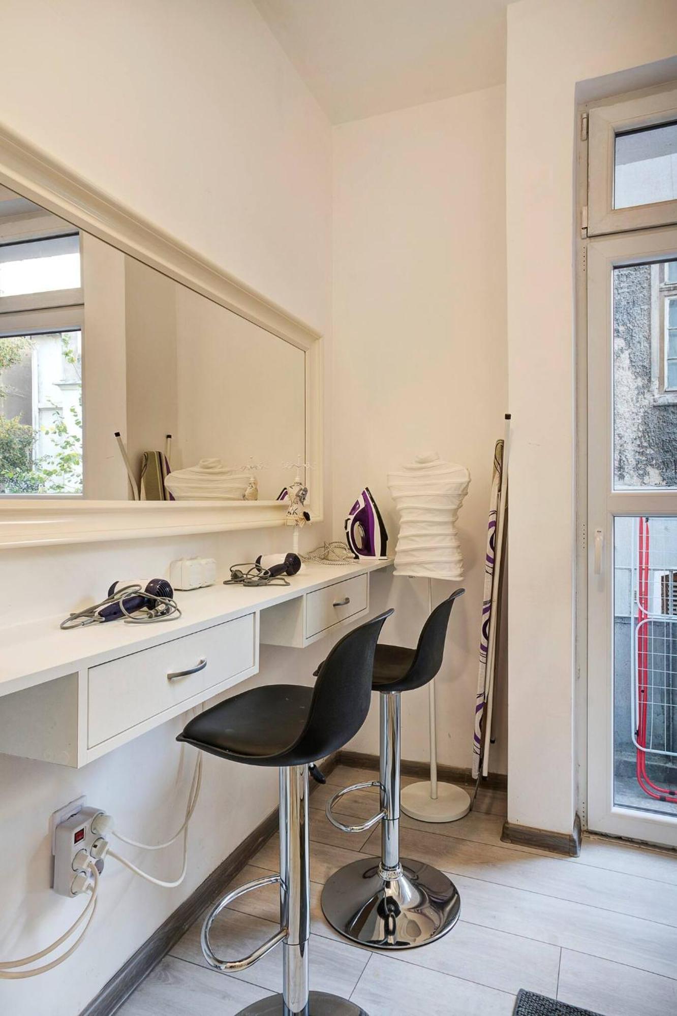 Ferienwohnung 10 Seconds Away From The Main Street, Free Secured Parking Sofia Exterior foto